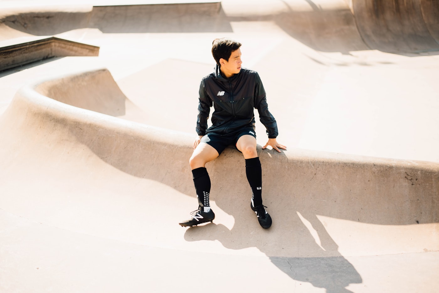 Persona usando shorts deportivos